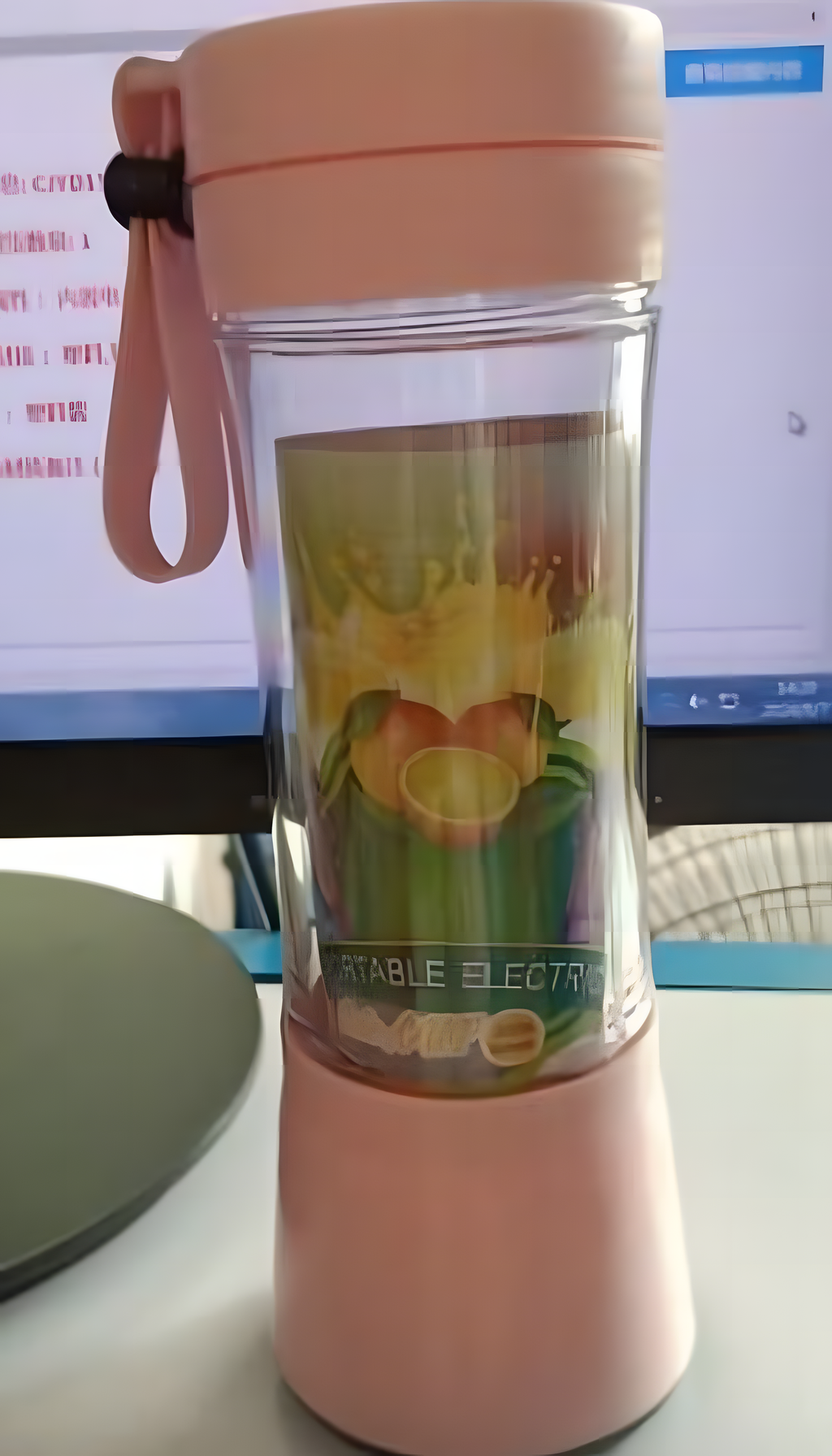 Portable Blender With USB Rechargeable Mini Kitchen Fruit Juice Mixer Home Simple Portable Electric Mini Juicer